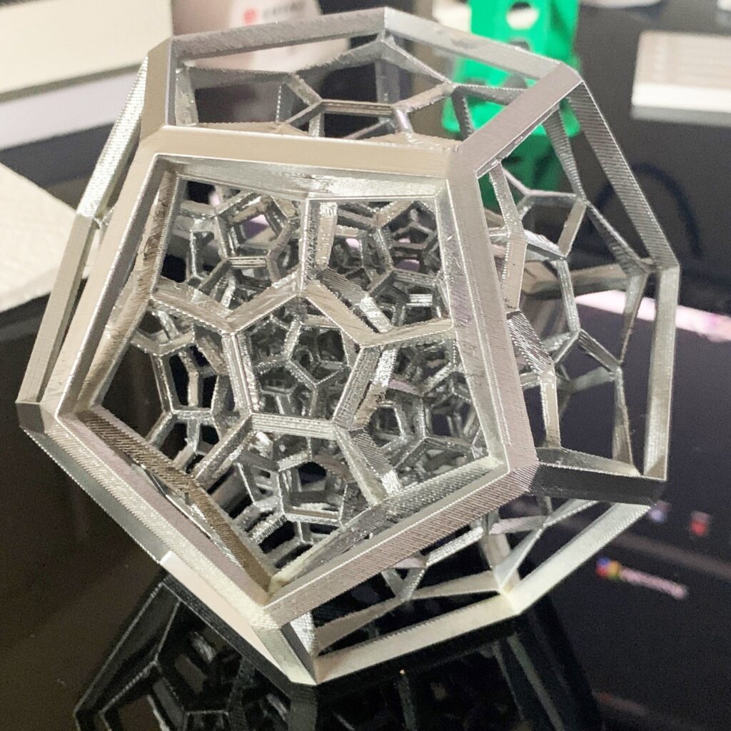dodecahedron #3d #3darcwest #3dprinting #3dprinted #3dprint #mathÃ©matique #instaart #sculptureoftheday #3dart #yvelines #iledefrance #math #mathshapes #dodecahedron #paris #art3d #contemporaryart #paris #opencommissions #digitalsculpture #decoration #pic #cgartist #sculptureart…